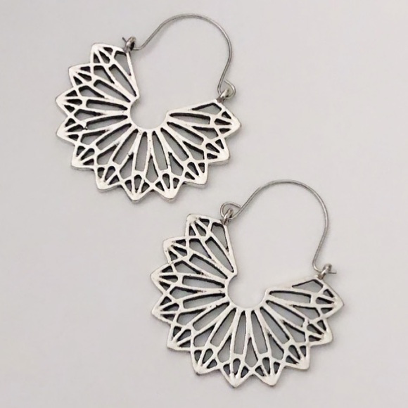 Xo, nelly Jewelry - Geo Boho Hollow Drop Hoop Silver earrings
